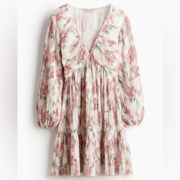 H&M Dresses & Skirts - H&M Plissé Pink Watercolor Floral Long Sleeve V-Neck Dress Sz Medium